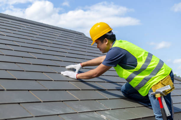 Best Flat Roof Repair Services  in Centralia, WA